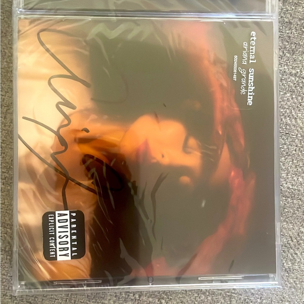 SIGNED* Arianna Grande CD